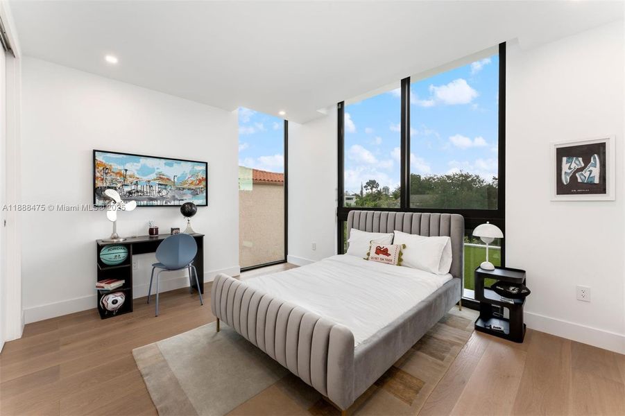 Furnished interior view inside a new home in , Miami Beach (Image 40). Furnished interior view inside a new home in , Miami Beach (Image 40).