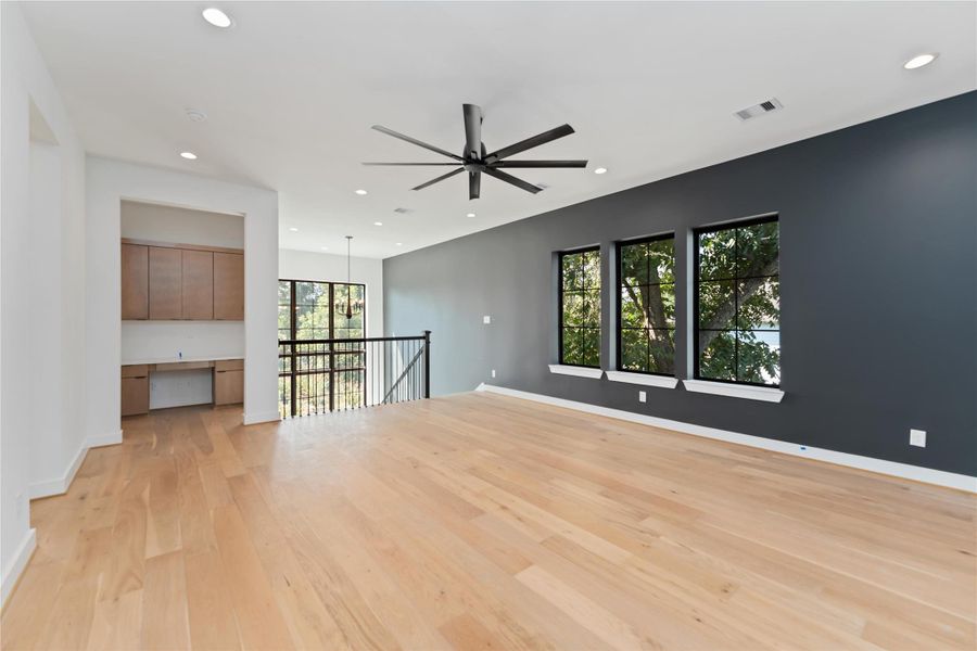 Spacious, unfurnished interior of a new home in , Houston (Image 16).