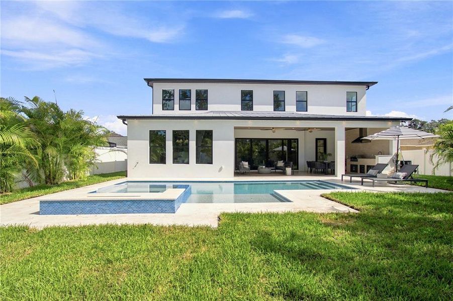 Exterior details and patio area of a home in , Tampa (Image 35).