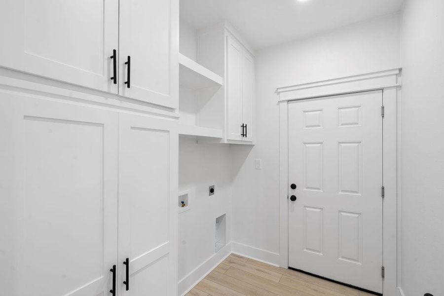 Spacious, unfurnished interior of a new home in , Mount Pleasant (Image 24).