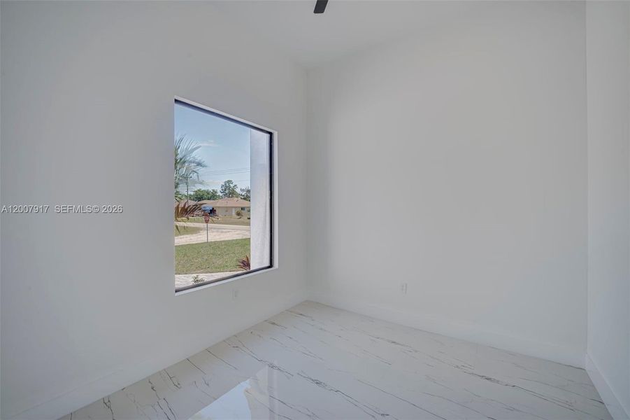 Spacious, unfurnished interior of a new home in , Lehigh Acres (Image 18).