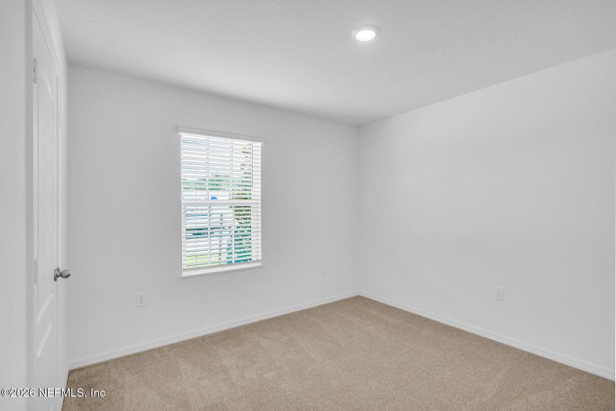 Spacious, unfurnished interior of a new home in Rolling Hills, Green Cove Springs (Image 15).