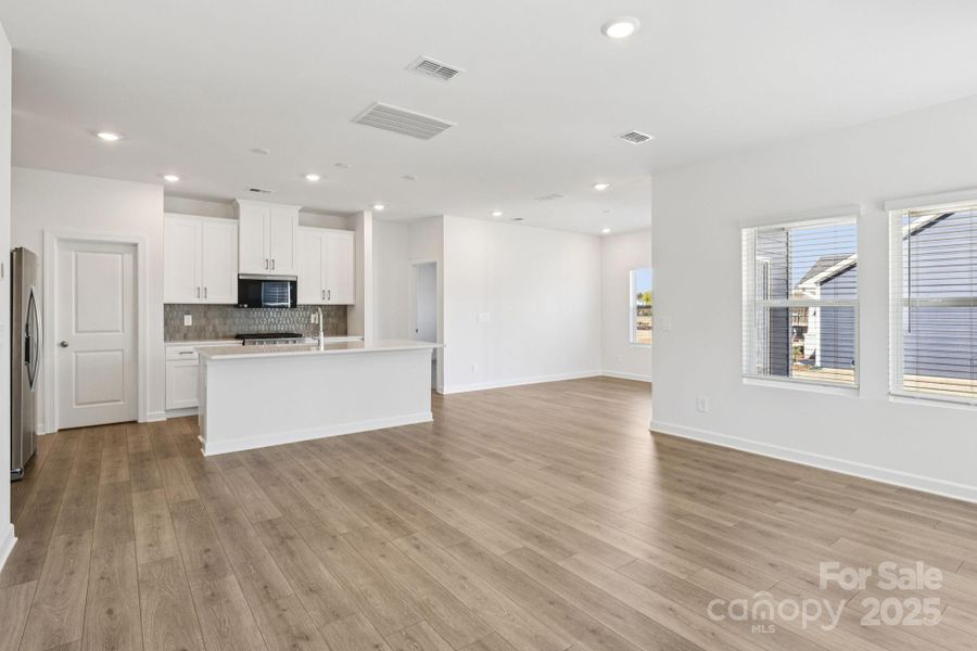 Spacious, unfurnished interior of a new home in Brighton Springs, York (Image 30).