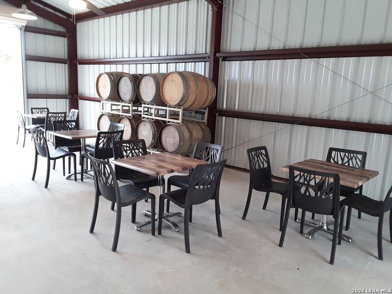 Community amenities in , Spring Branch (Image 39).