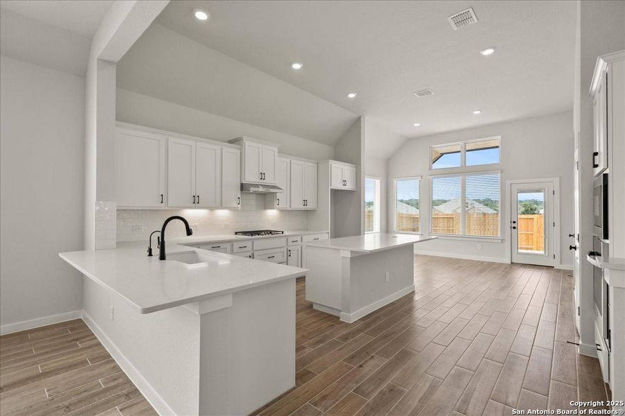 Image 14 of a home in Meyer Ranch. Image 14 of a home in Meyer Ranch.