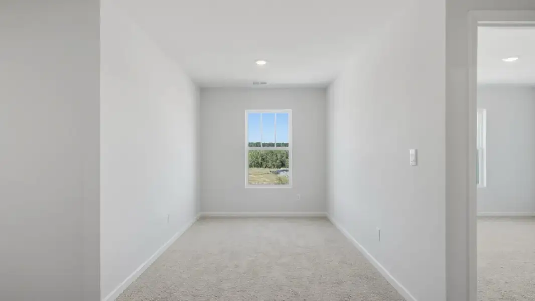 Representative unfurnished interior of a home built from the Green by D.R. Horton in Aurora Creek, Dallas (Image 21).