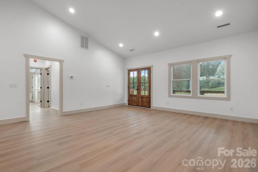 Spacious, unfurnished interior of a new home in , Taylorsville (Image 16). Spacious, unfurnished interior of a new home in , Taylorsville (Image 16).