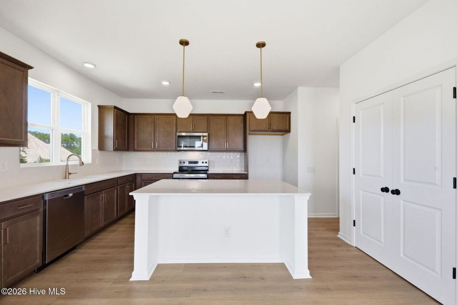 Furnished interior view inside a new home in Sandy Springs, Aberdeen (Image 6).