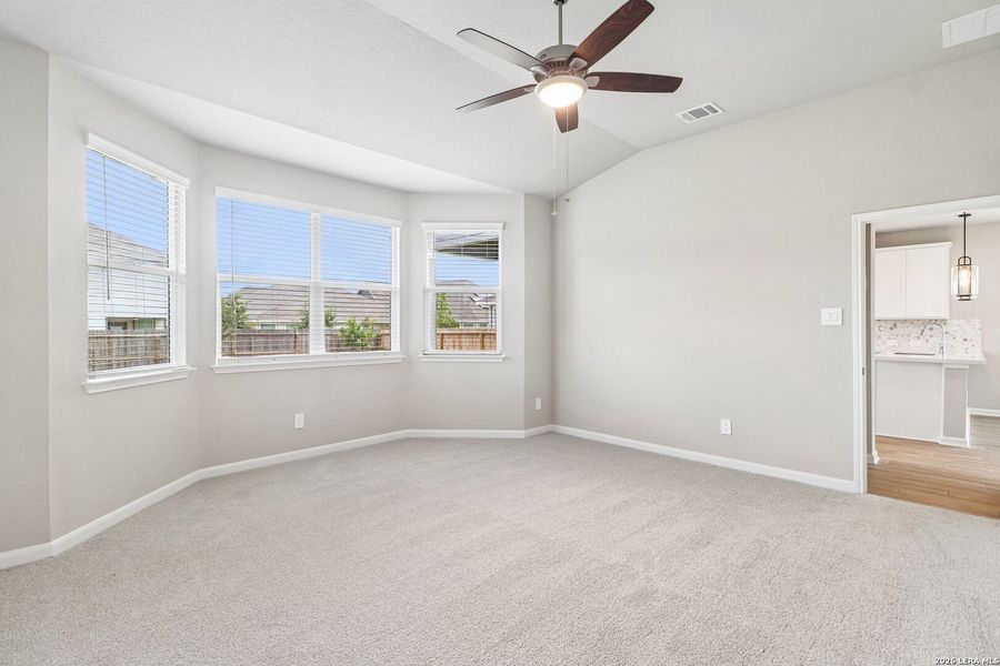 Spacious, unfurnished interior of a new home in Estancia Ranch - Premier Series, San Antonio (Image 20). Spacious, unfurnished interior of a new home in Estancia Ranch - Premier Series, San Antonio (Image 20).