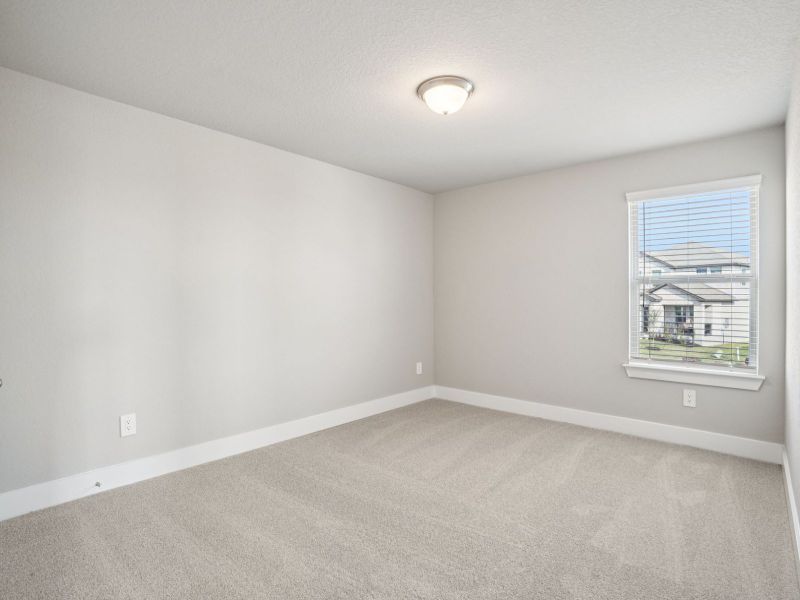 Spacious, unfurnished interior of a new home in Lark Canyon, New Braunfels (Image 32).