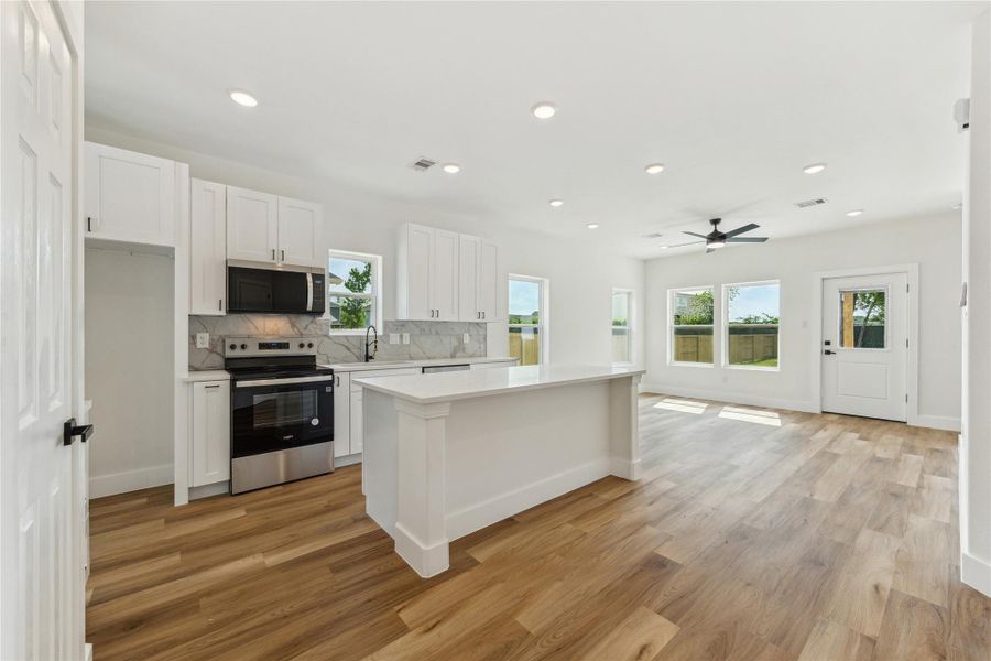 Furnished interior view inside a new home in , Santa Fe (Image 6).