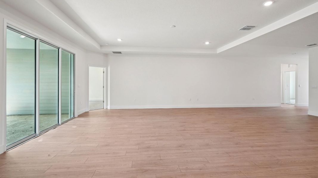 Representative unfurnished interior of a home built from the Destin by D.R. Horton in Tartan Farms at Winding Oaks, Ocala (Image 20).