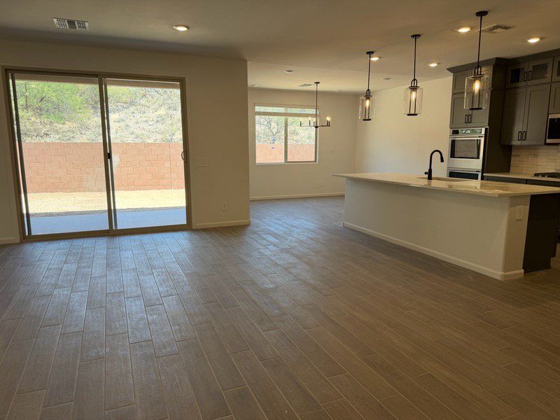 Spacious, unfurnished interior of a new home in Naranja Trails, Oro Valley (Image 5). Spacious, unfurnished interior of a new home in Naranja Trails, Oro Valley (Image 5).