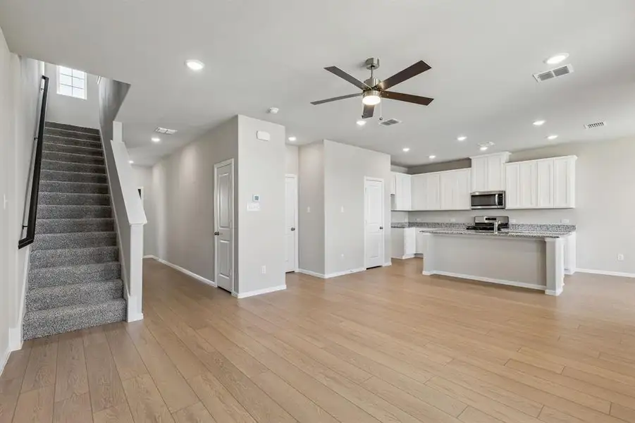 Spacious, unfurnished interior of a new home in AnaCapri, Anna (Image 11).