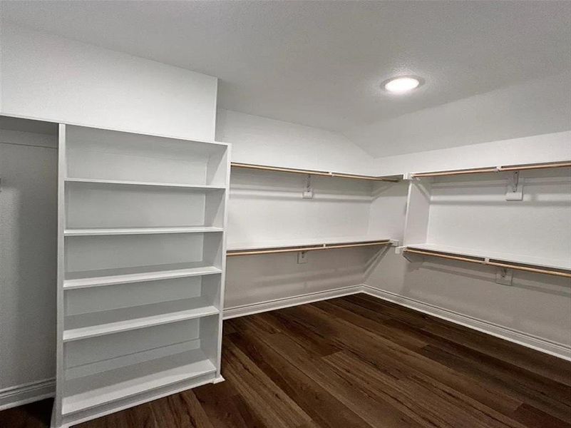 Spacious, unfurnished interior of a new home in , Greenville (Image 14).