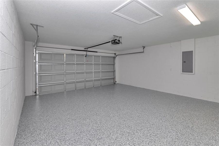 Spacious, unfurnished interior of a new home in , Ocala (Image 29).