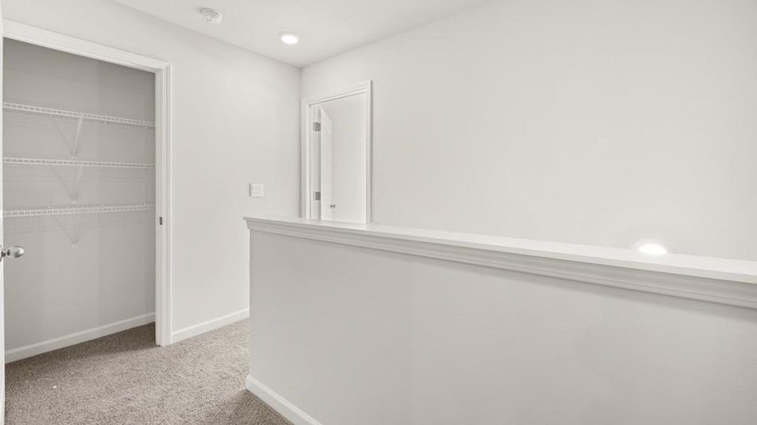 Spacious, unfurnished interior of a new home in Mountain Park, Dahlonega (Image 17).