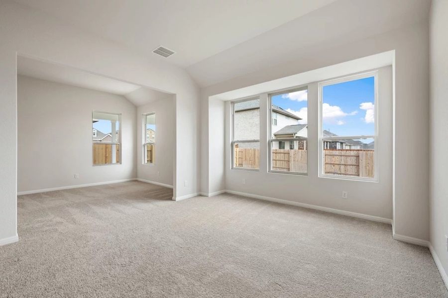 Spacious, unfurnished interior of a new home in Berry Creek Highlands, Georgetown (Image 38).