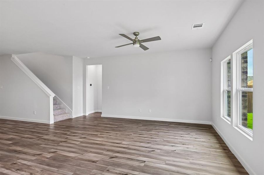 Spacious, unfurnished interior of a new home in Lone Oak, Alvarado (Image 15).