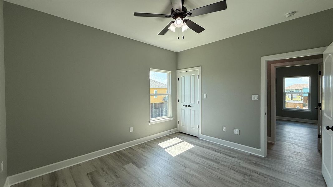 Spacious, unfurnished interior of a new home in , Bolivar Peninsula (Image 20).