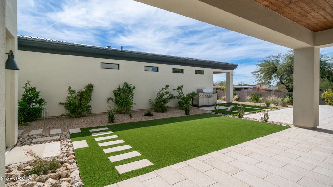 31388 Daylight Exterior Photos-8 31388 Daylight Exterior Photos-8