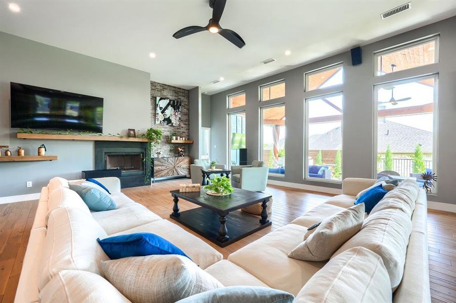 Furnished interior view inside a new home in , Rockwall (Image 24).