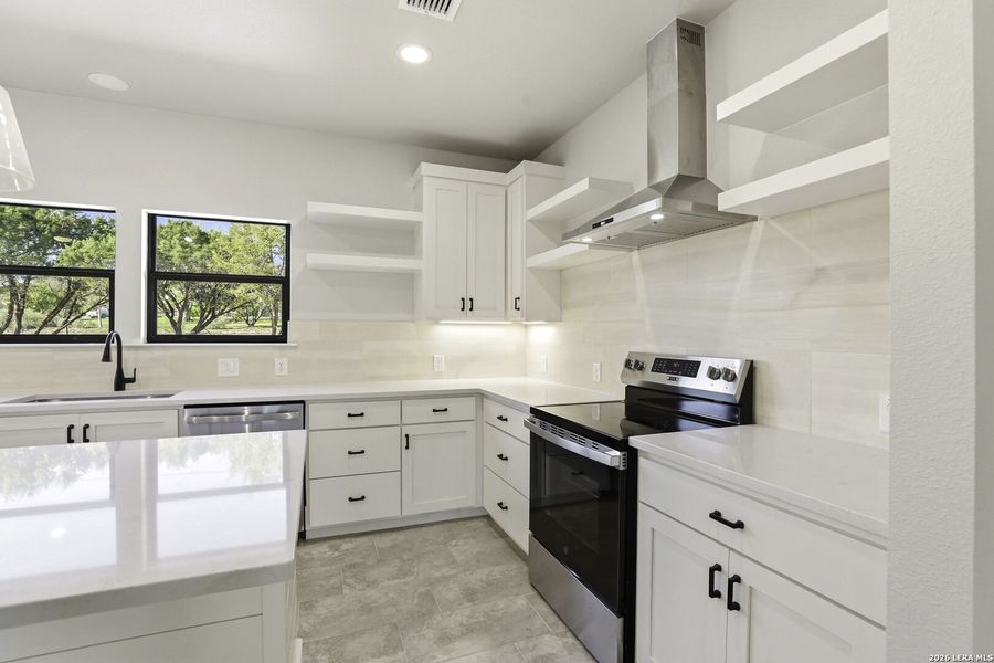 Furnished interior view inside a new home in , Canyon Lake (Image 7).