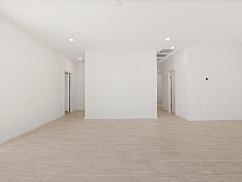Spacious, unfurnished interior of a new home in Mountain View Estates Reserve Series, Buckeye (Image 9).