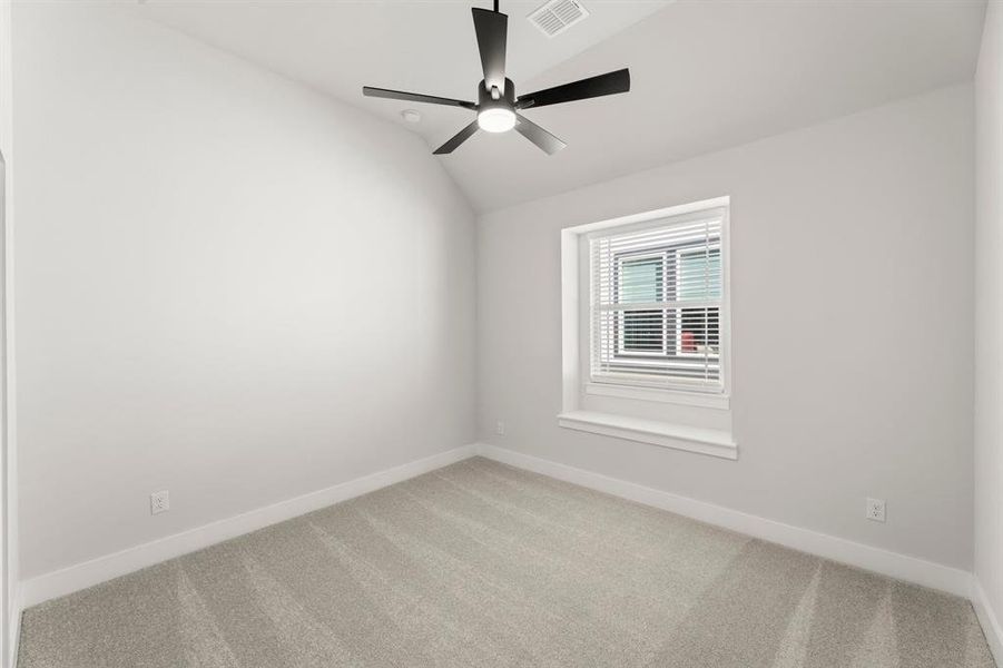 Spacious, unfurnished interior of a new home in Trails at Cottonwood Creek, Rowlett (Image 18).