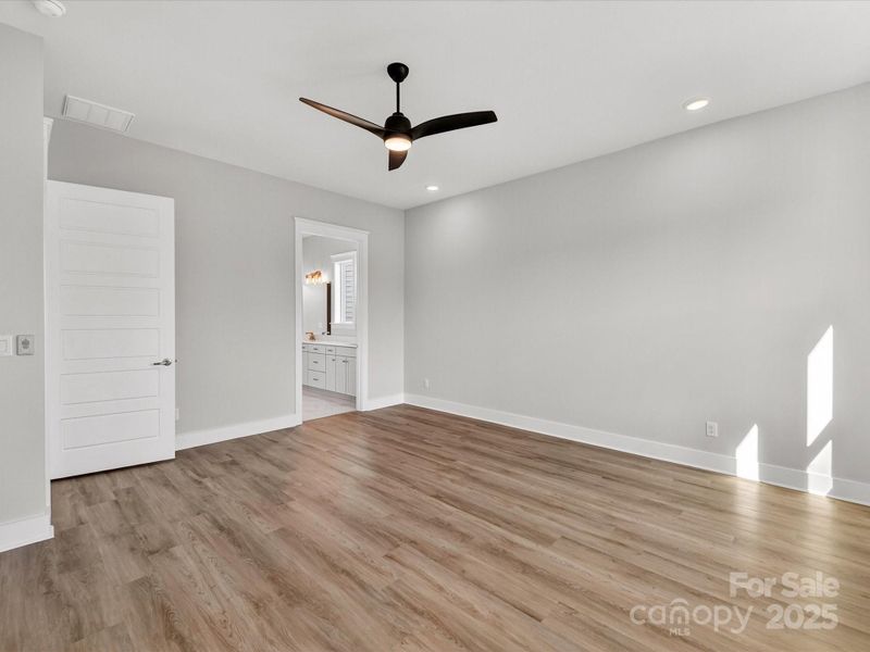 Spacious, unfurnished interior of a new home in Encore at Streamside - Classic Series, Waxhaw (Image 19).