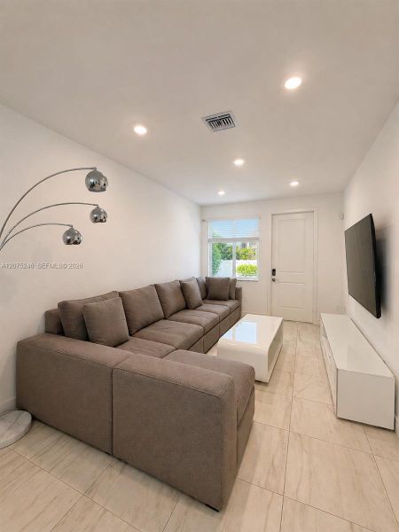 Furnished interior view inside a new home in , Pembroke Pines (Image 30).