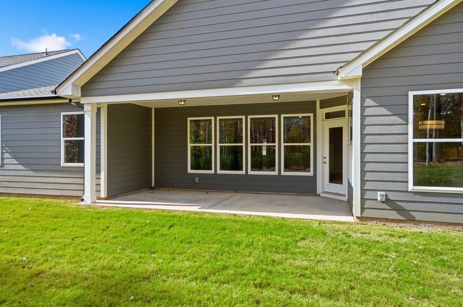 Exterior details and patio area of a home in Rone Creek, Waxhaw (Image 32).