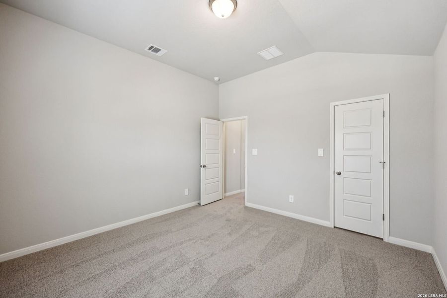 Spacious, unfurnished interior of a new home in Fox Falls, Boerne (Image 24).