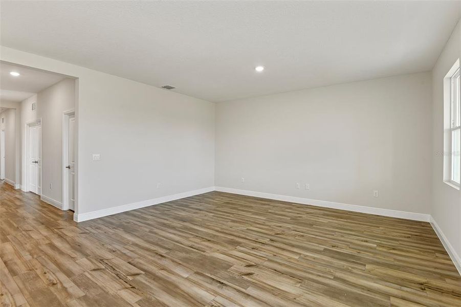 Spacious, unfurnished interior of a new home in Cherrywood Preserve, Ocala (Image 19).