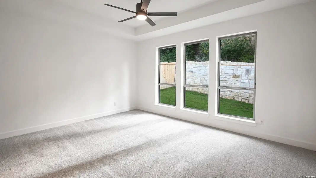 Spacious, unfurnished interior of a new home in Hidden Canyon, San Antonio (Image 19).