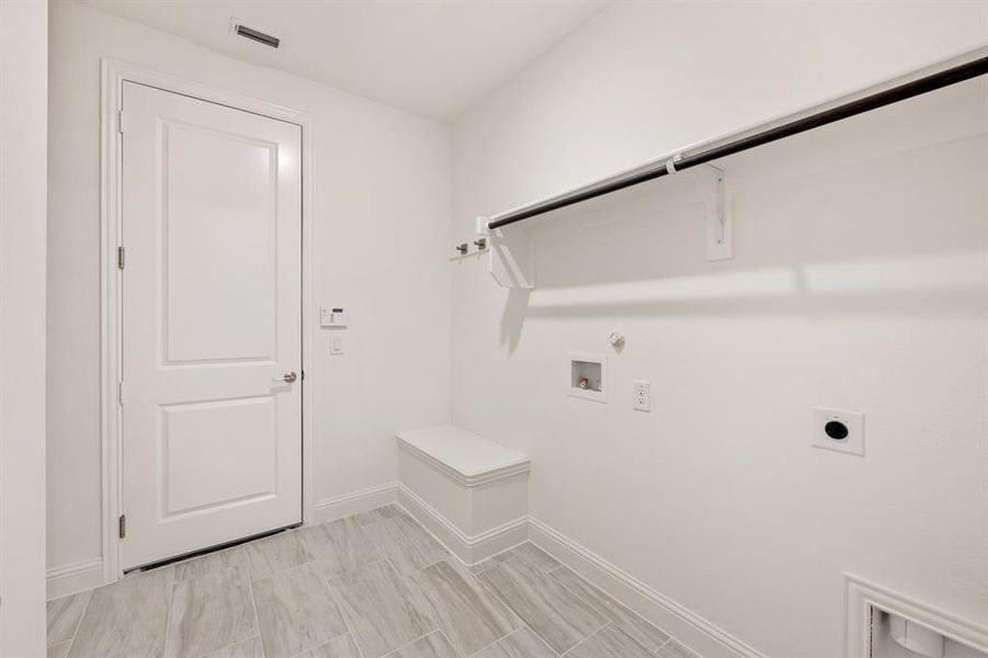 Spacious, unfurnished interior of a new home in Union Park Classic 60, Little Elm (Image 16). Spacious, unfurnished interior of a new home in Union Park Classic 60, Little Elm (Image 16).