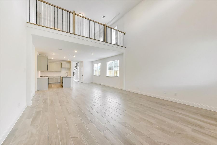 Spacious, unfurnished interior of a new home in Evergreen 40', Conroe (Image 33).