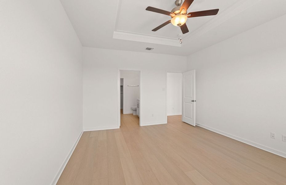 Spacious, unfurnished interior of a new home in Skyview, Belton (Image 18).