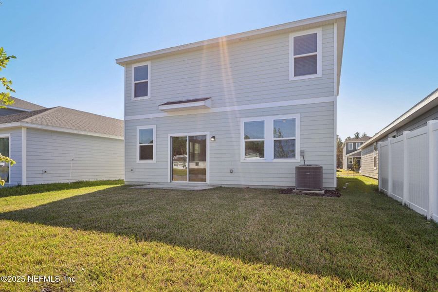 Exterior details and patio area of a home in Kings Preserve, Jacksonville (Image 21).
