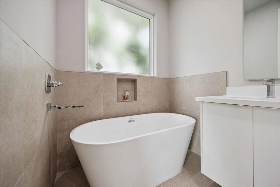 Furnished interior view inside a new home in , Houston (Image 11). Furnished interior view inside a new home in , Houston (Image 11).