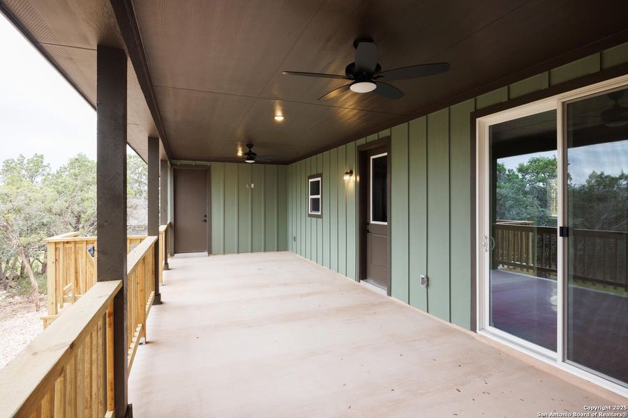 Exterior details and patio area of a home in , Canyon Lake (Image 1).