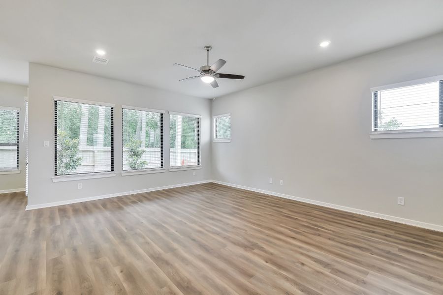 Spacious, unfurnished interior of a new home in Summer Place  35', Montgomery (Image 26).