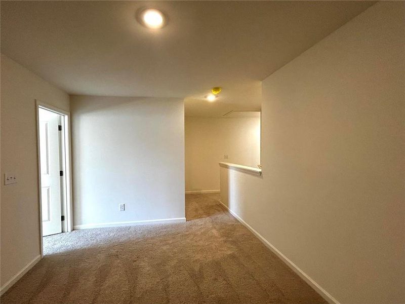 Spacious, unfurnished interior of a new home in Shoals Crossing, Conyers (Image 16). Spacious, unfurnished interior of a new home in Shoals Crossing, Conyers (Image 16).