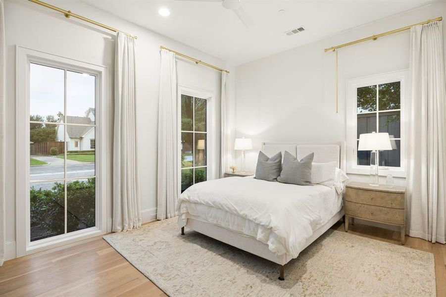 Furnished interior view inside a new home in , Dallas (Image 15).