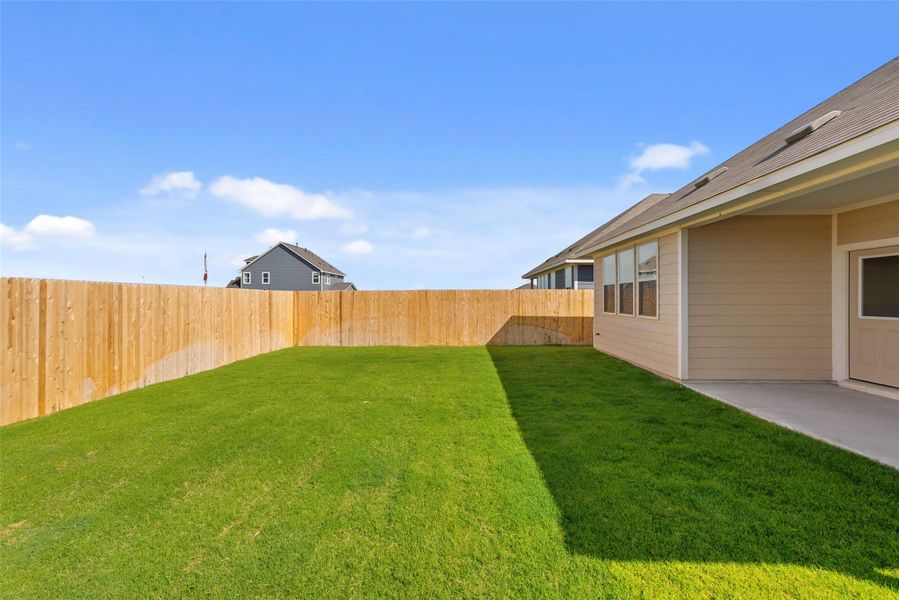 Representative images and renderings are for illustrative purposes. Actual structural options and design finished of home may vary.