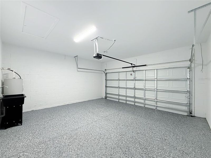 Spacious, unfurnished interior of a new home in , Ocala (Image 27).
