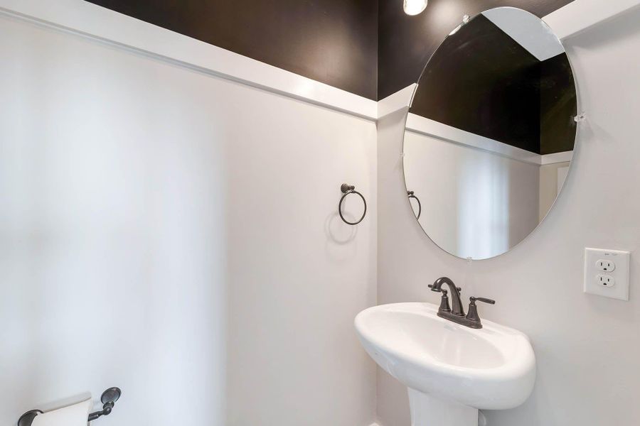 Close-up of interior finishes inside a home in Steed Landing, Texas City (Image 19).