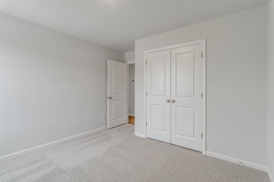 Spacious, unfurnished interior of a new home in Winston Point, Gilbert (Image 26).