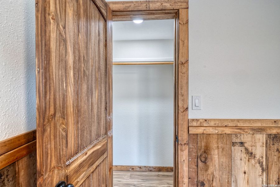Close-up of interior finishes inside a home in , Uvalde (Image 6).