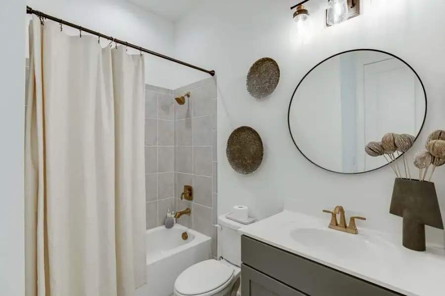 Cromwell Sample Secondary Bathroom Cromwell Sample Secondary Bathroom